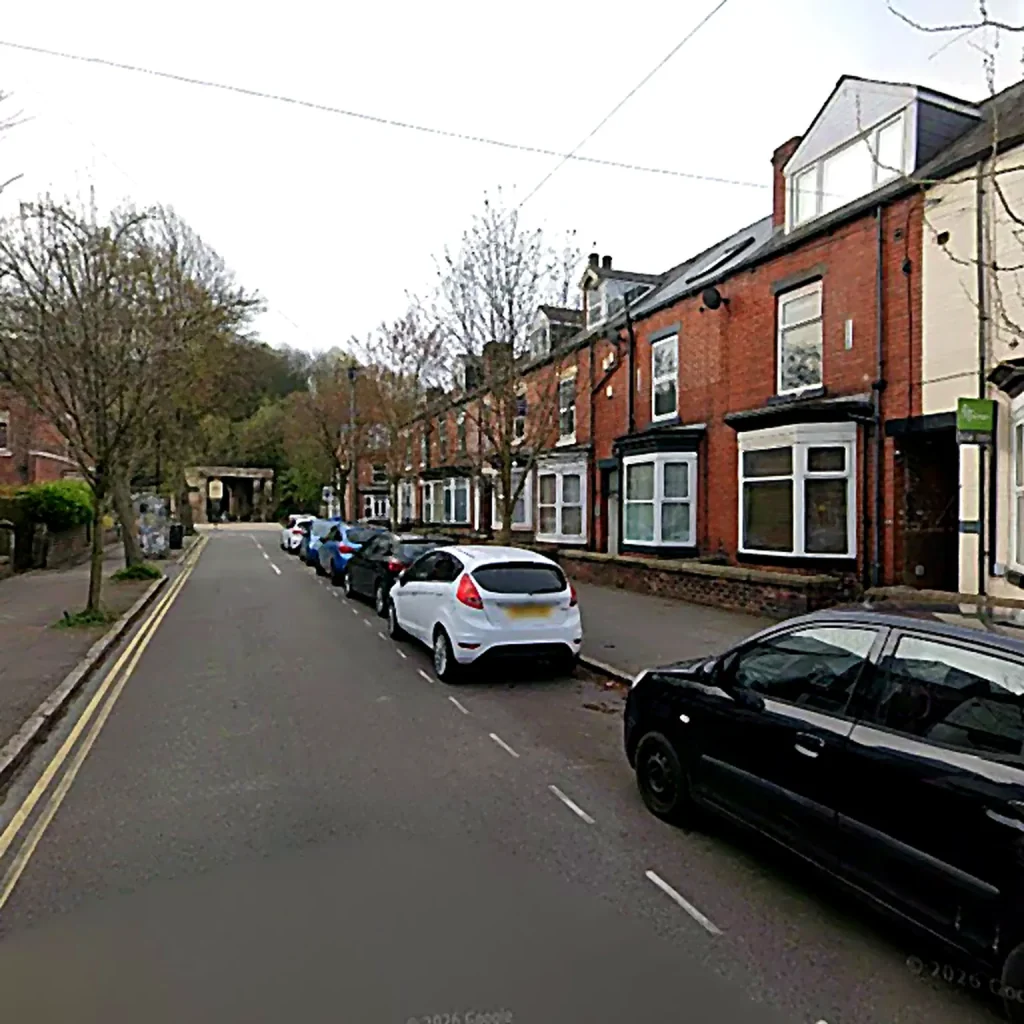 Cemetery Avenue, Sheffield, S11: Two Student HMOs
